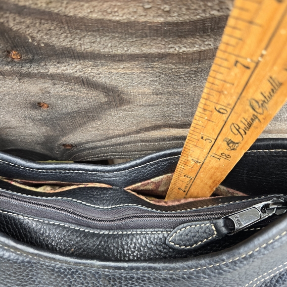 1993 BRIGHTON  Black PEBBLED LEATHER Shoulder Bag with Heart Charm - Picture 14 of 16